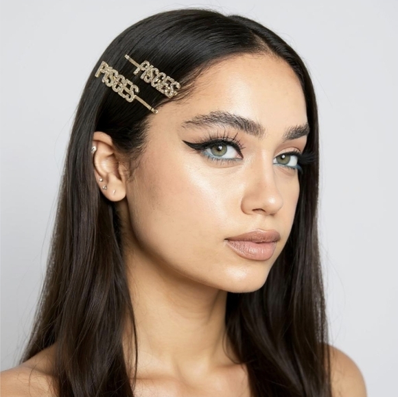 Cielo ✦ Pisces Hair Pins ✦ Zodiac Rhinestone Set of 2 Silver Astrology Accessory - Picture 1 of 8